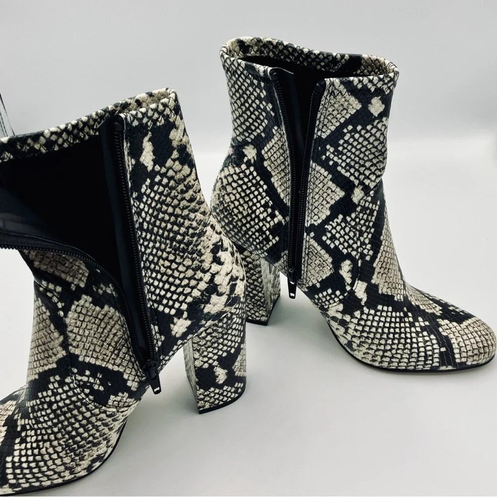 Aldo Aurella 3.5” Block Heel Snakeskin Pattern Ankle Boots size 7 EUC - Picture 9 of 10